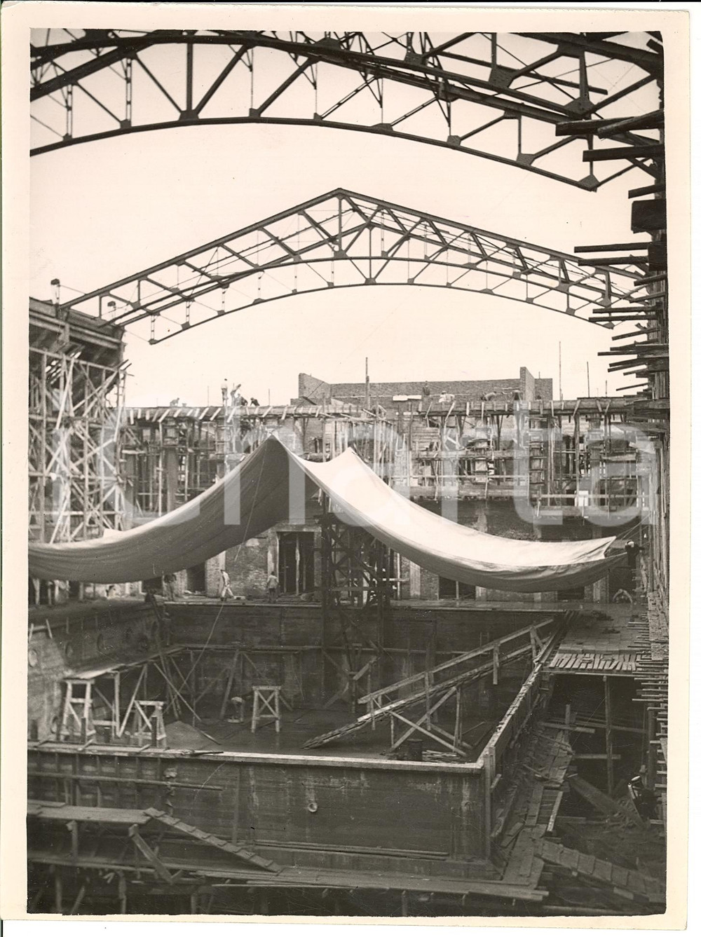 Fotografia d'epoca originale 1934 MILANO Lavori di costruzione della grande piscina coperta *Fotografia 1