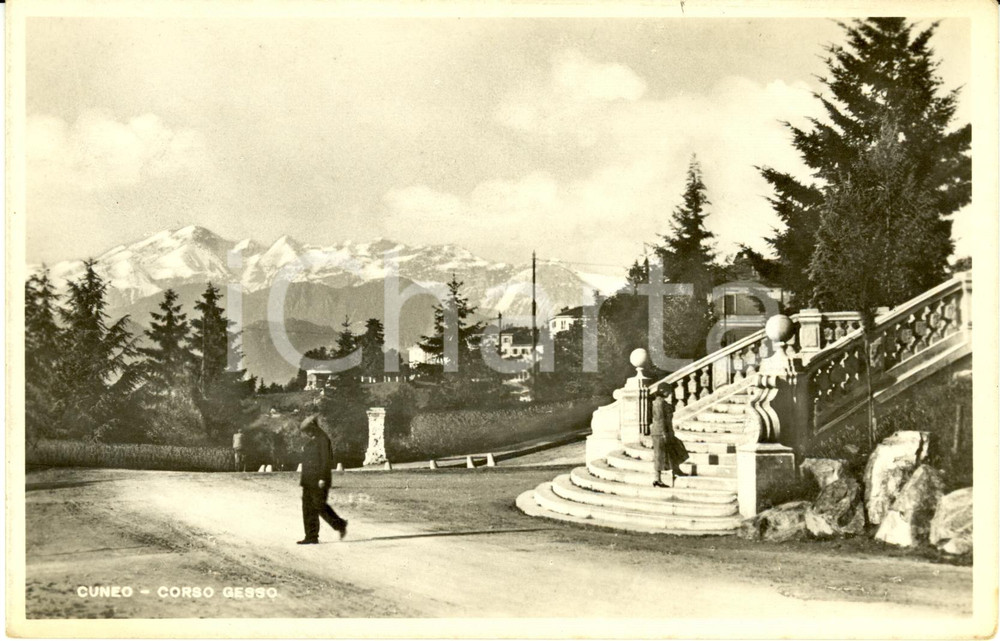 Cartolina originale da collezione 1940 ca CUNEO Veduta di corso GESSO con passanti *Cartolina postale FP NV 1