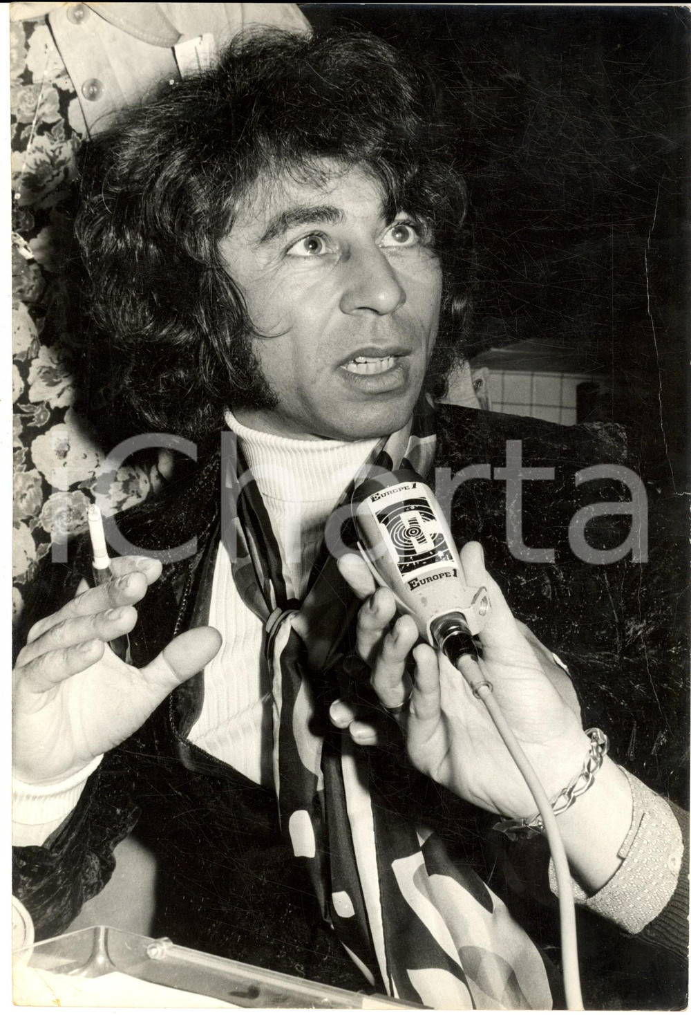 1970 ca FRANCE Ritratto di Francis LAI intervistato al ristorante - Foto 20x30