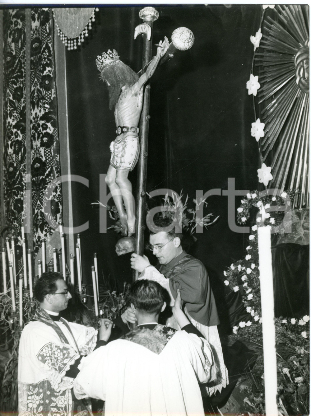 1961 BORZONASCA (GE) "Festa del S.S. Cristo Miracoloso" Prete con il crocifisso 