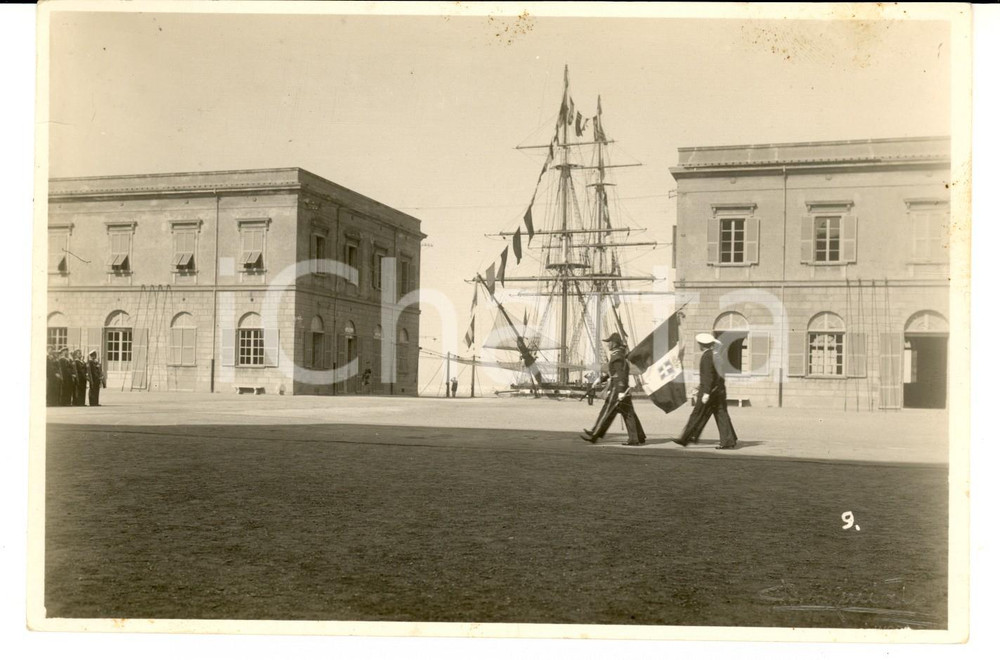 Fotografia d epoca originale 1930 ca LIVORNO Cerimonia all ACCADEMIA NAVALE Foto B. MINIATI 18x12 cm 1