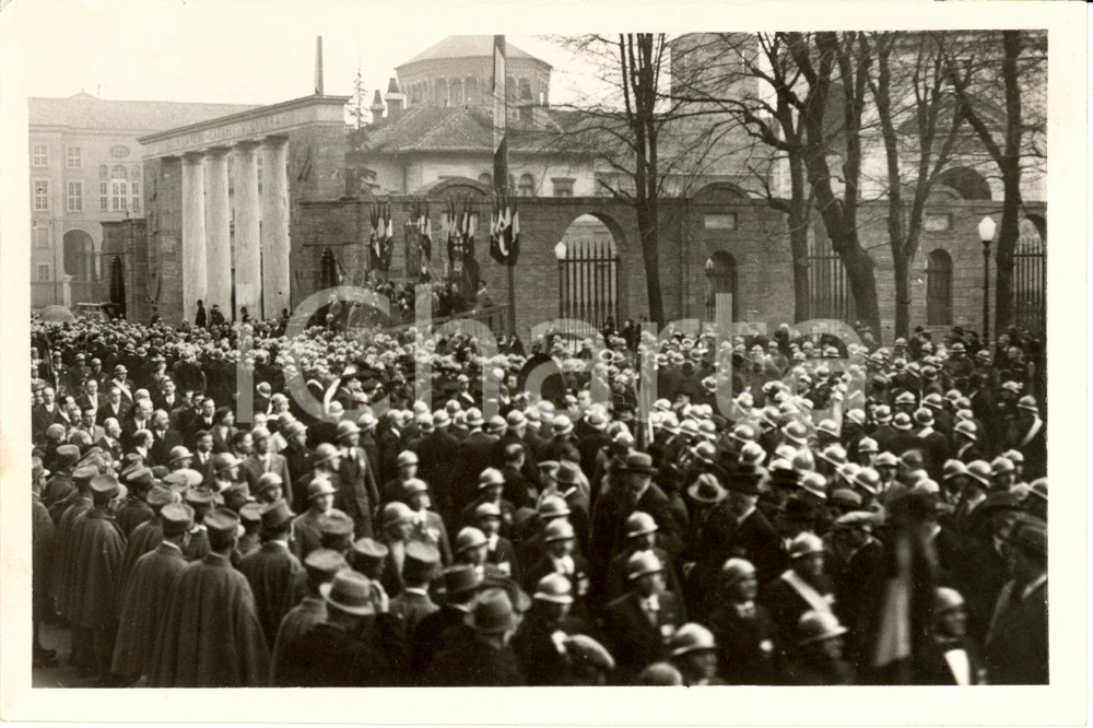 Fotografia d epoca originale 1934 MILANO XV Annuale Associazione COMBATTENTI e REDUCI Monumento Caduti Foto 1