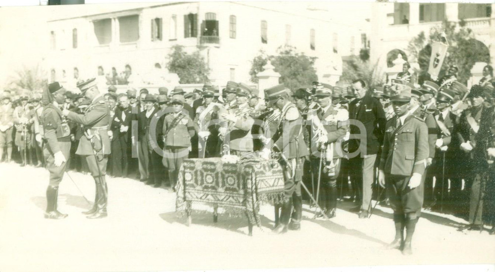 Fotografia d epoca originale 1929 BENGASI LIBIA Consegna delle medaglie ai guerrieri indigeni Fotografia 1