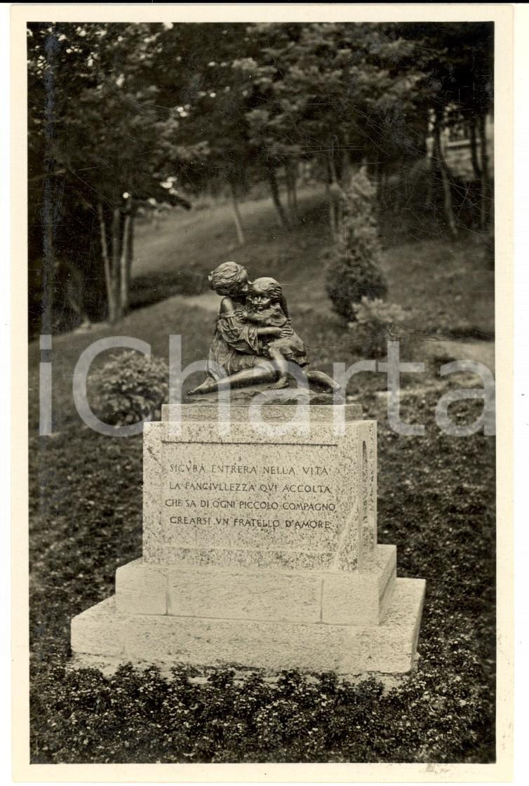 Cartolina originale da collezione 1930 ca VALGANNA Villaggio Alpino  Gruppo scultoreo di AVOGADRI Cartolina 1