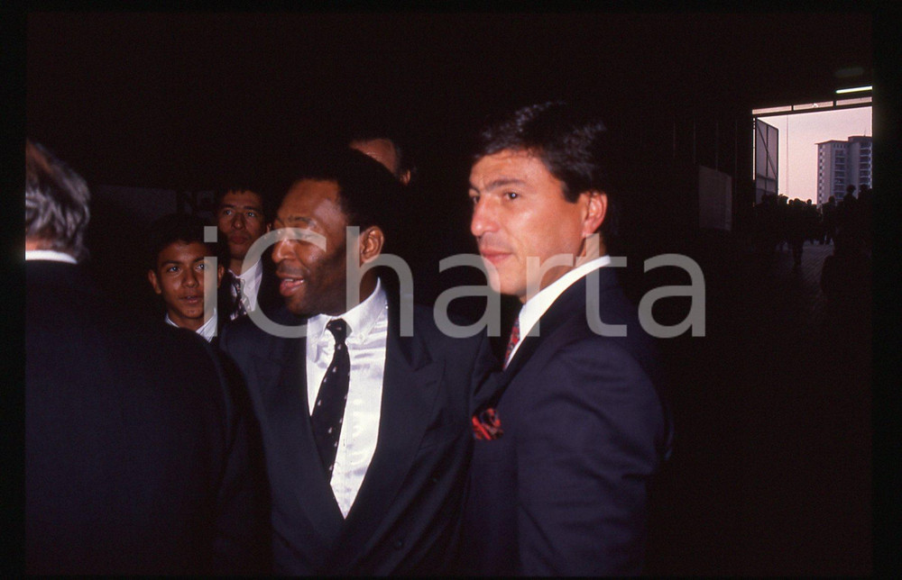 35mm vintage slide* 1990 MILANO PELÉ e Daniel PASSARELLA al Galà ITALIA '90