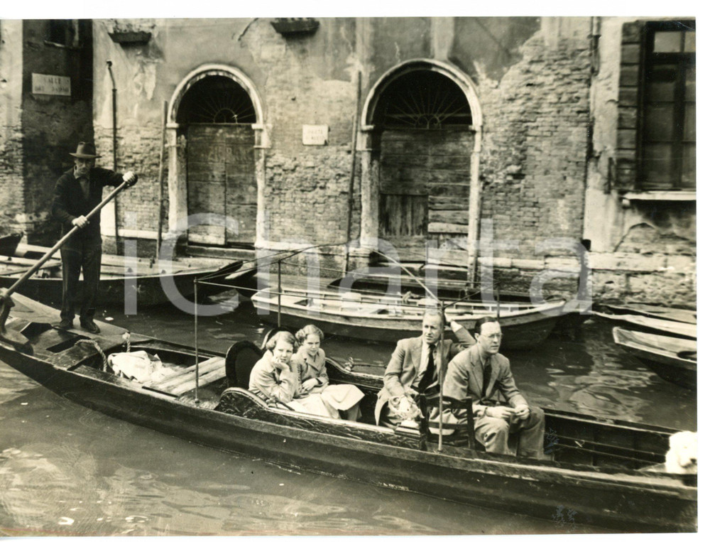 1953 VENEZIA Principe Bernhard VAN LIPPE-BIESTERFELD con le figlie in gondola