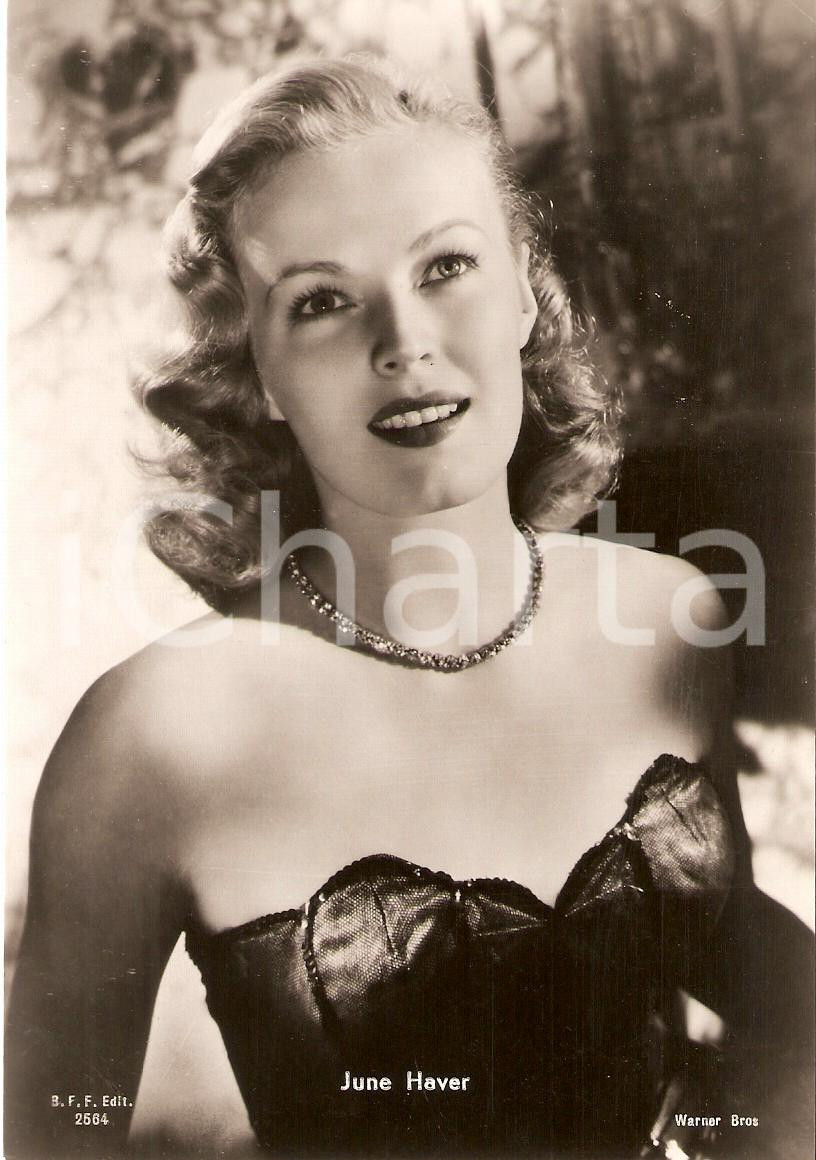 Cartolina originale da collezione 1955 ca CINEMA Actress June HAVER Portrait with necklace Cartolina FG NV 1