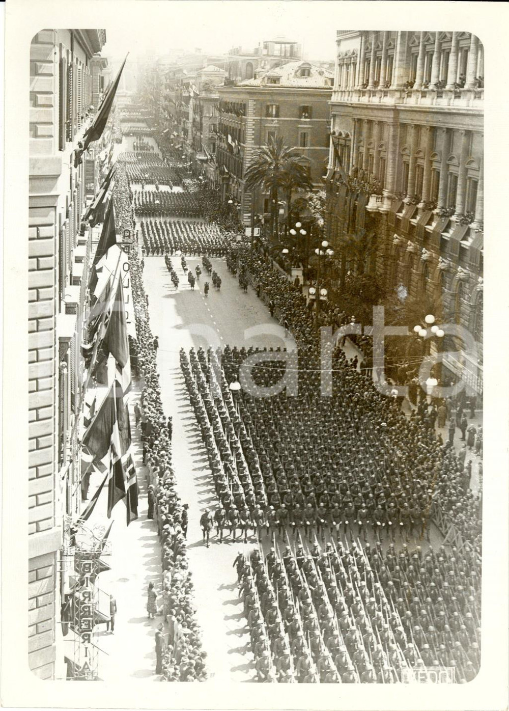 Fotografia d epoca originale 1939 ROMA I battaglioni reduci di SPAGNA sfilano alla presenza del DUCE Foto 1