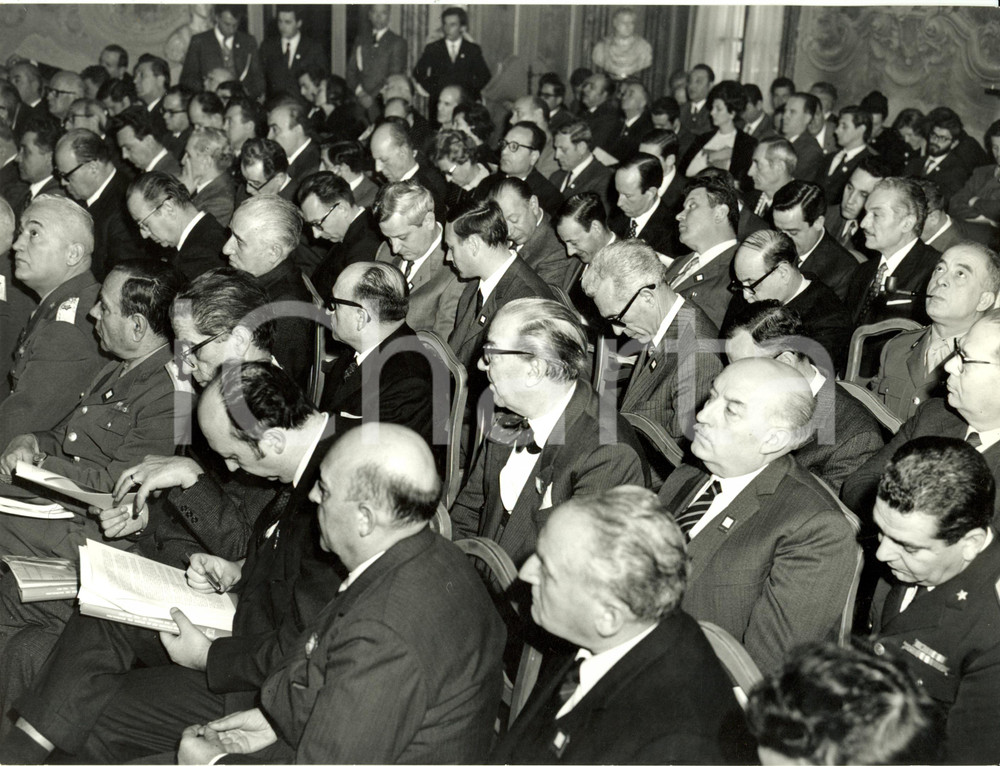 Fotografia d epoca originale 1969 MILANO Fondazione CARLO ERBA Convegno INISM Uditorio nella sala Fotografia 1