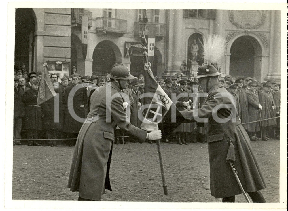 Fotografia d epoca originale 1940 ca VENARIA REALE TO Cerimonia militare in piazza ANNUNZIATA Foto 24x18 1
