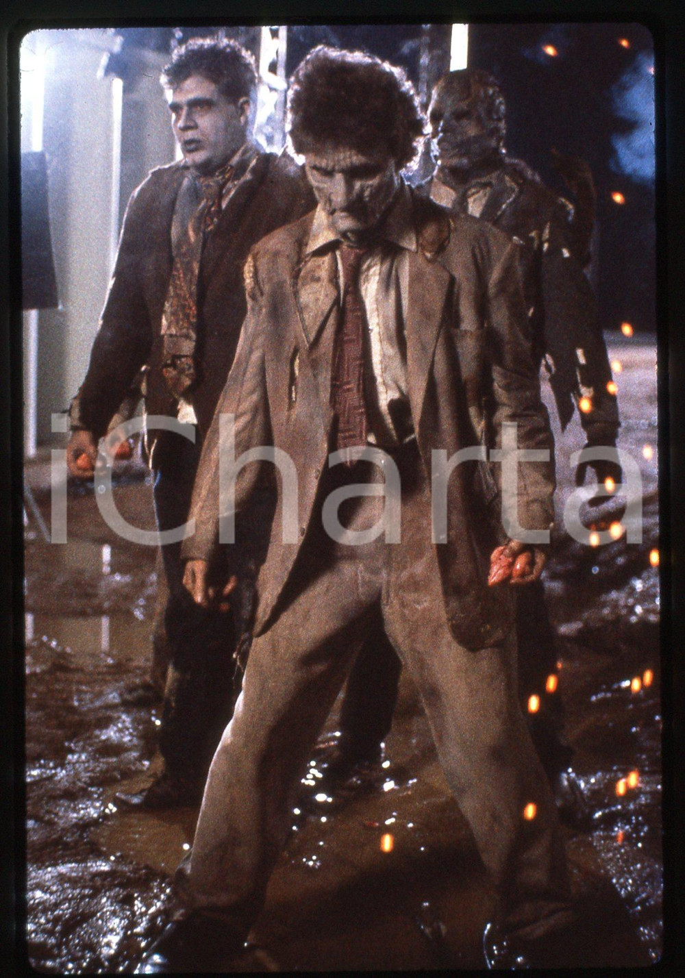 35mm vintage slide*1988 RETURN OF THE LIVING DEAD 2 Zombie - Scena del film 3
