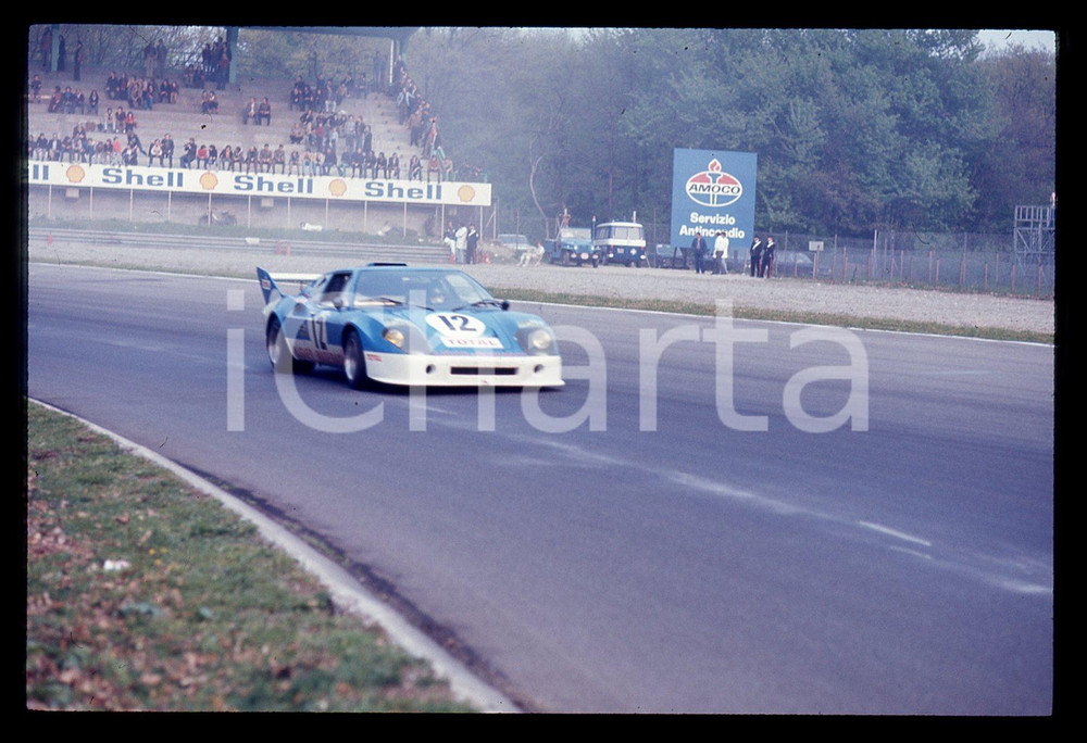 35mm vintage slide* 1974 1000 KM MONZA LIGIER JS2 motore MASERATI in una curva