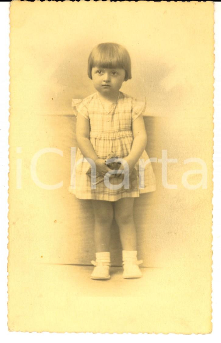 Fotografia d epoca originale 1937 TOULON F Bambina con cavallino di legno Foto Rachel THERETGIRIBALDI 1