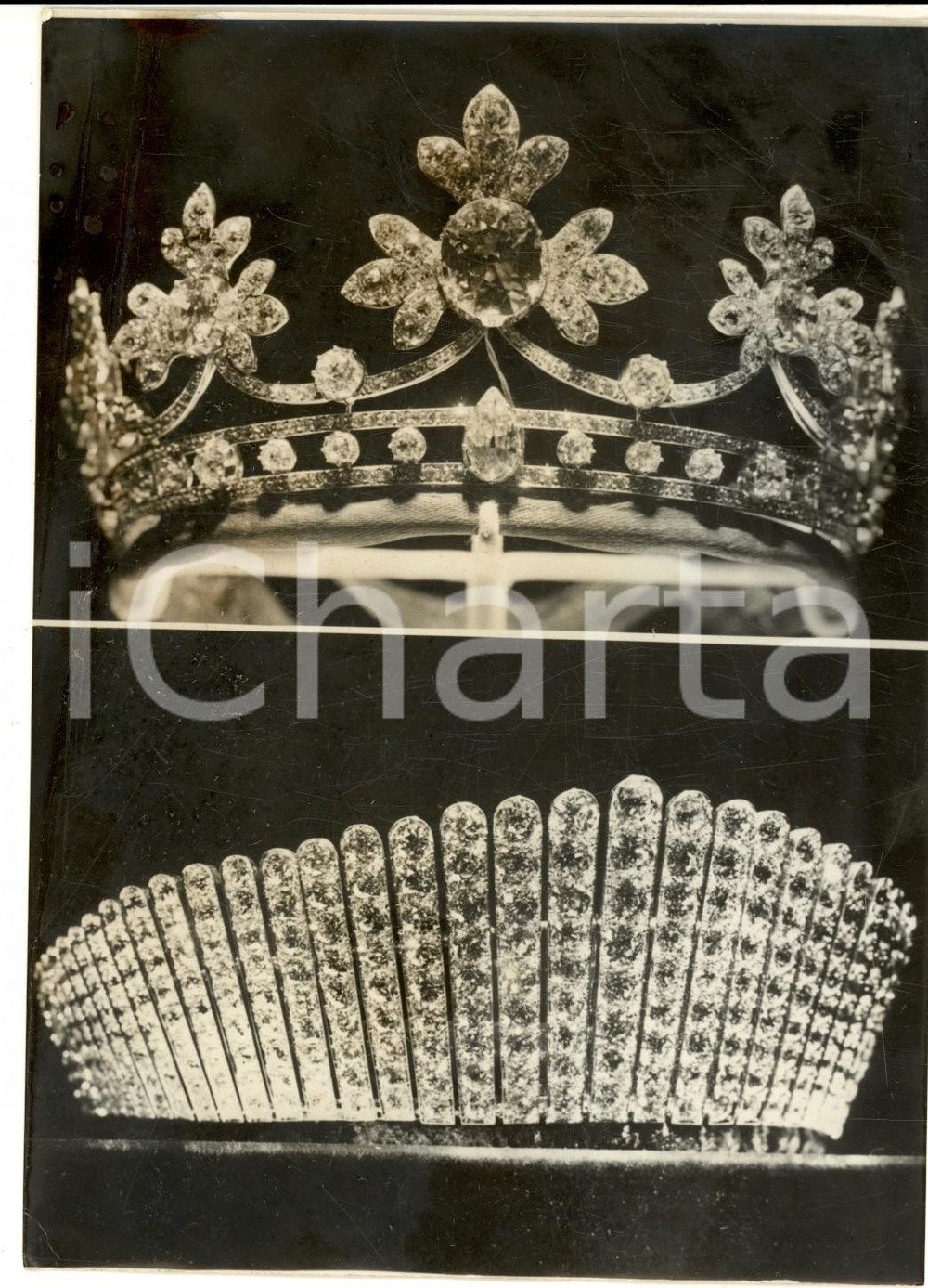 Fotografia d epoca originale 1959 LONDON Esposizione di diademi della famiglia reale Foto 13x18 cm 1