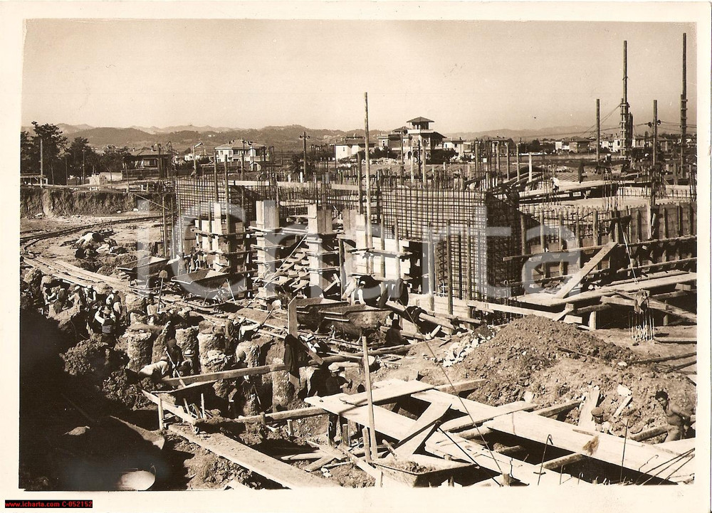 Fotografia d epoca originale 1939 TIRANA ALBANIA Costruzione Palazzo DEL LITTORIO 1