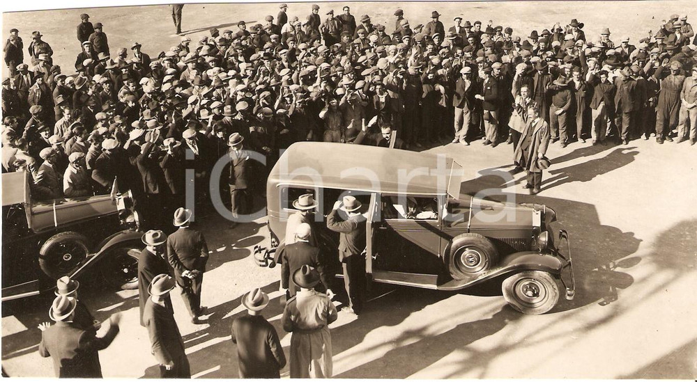 Fotografia d'epoca originale 1929 LA SPEZIA AutoritÃ  e popolo salutano il Ministro in partenza *Fotografia 1