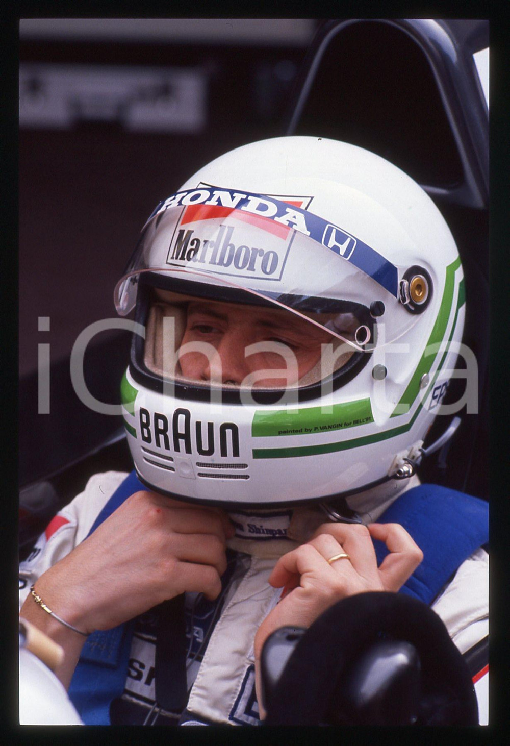 35mm vintage slide* 1991 FORMULA 1 - Stefano MODENA su TYRRELL 020 ai box (14)