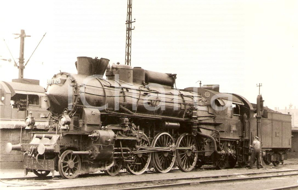 Cartolina originale da collezione 1970 ca BUDAPEST Keleti pÃ¡lyaudvar Treno MAV 301.020 rw GRIEBL Cartolina FP NV 1