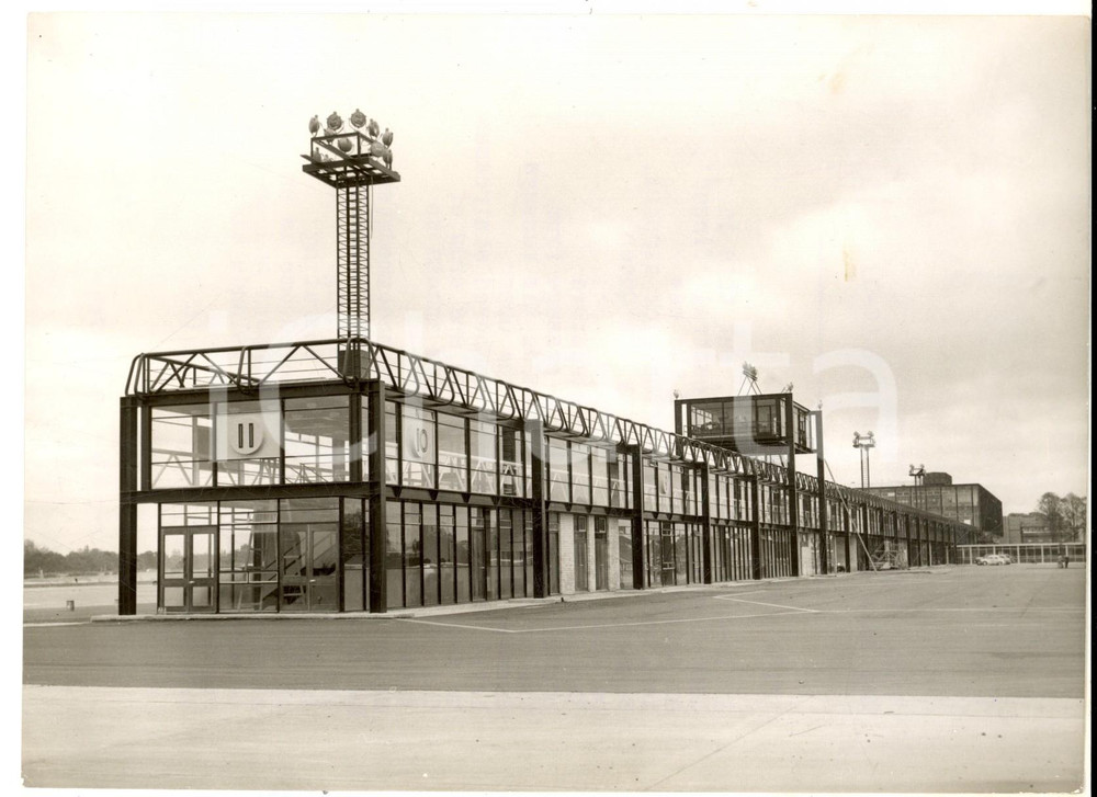 Fotografia d epoca originale 1958 GATWICK AIRPORT UK The new terminal buildings Photo 20x15 cm 1