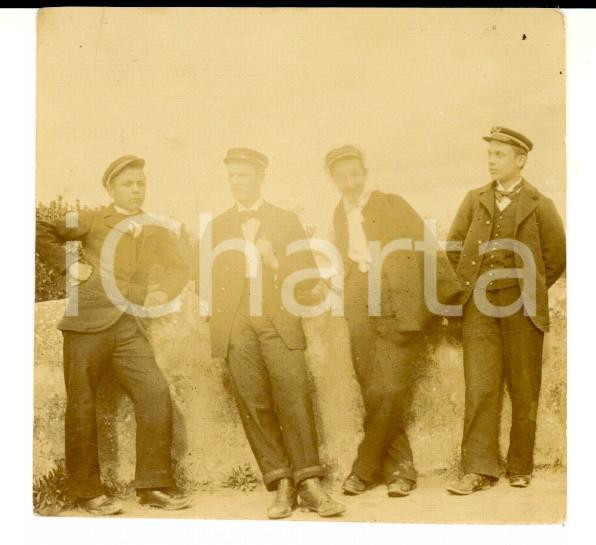 Fotografia d epoca originale 1910 ca AREA ITALIANA Quattro ferrovieri in pausa Foto DANNEGGIATA 7x7 1