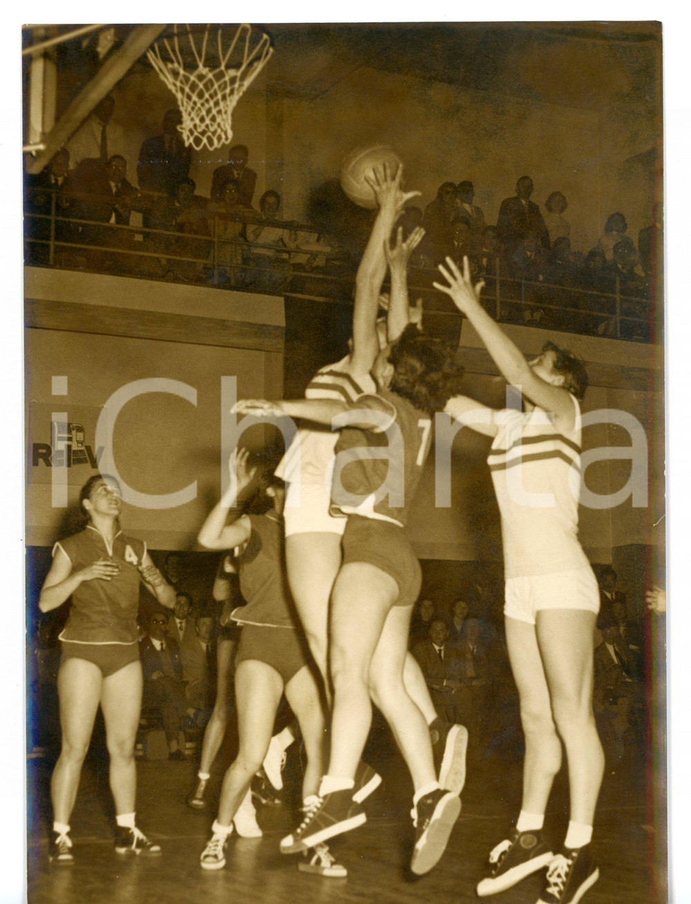 1957 TORINO BASKET Femminile - ITALIA-UNGHERIA Azione al canestro *Foto 13x18