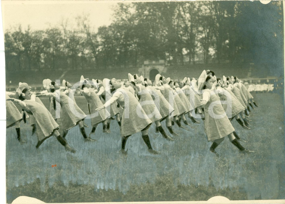 Fotografia d epoca originale 1920 ca MILANO Saggi ginnici bambine all ARENA CIVICA Fotografia 1