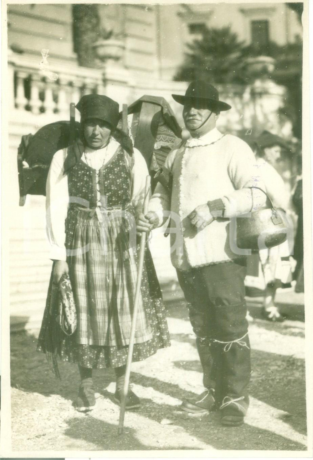 Fotografia d epoca originale 1930 ROMA Contadini in costume tradizionale con pentole Fotografia 1