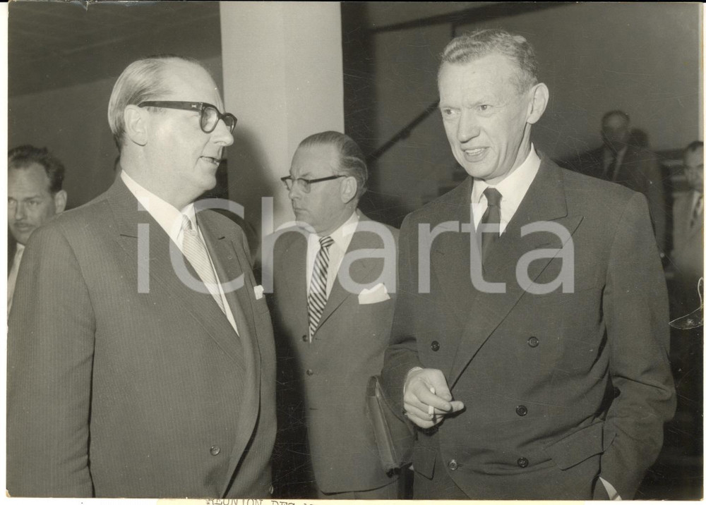 1960 PARIS Riunione NATO - Heinrich VON BRENTANO con Maurice COUVE DE MURVILLE