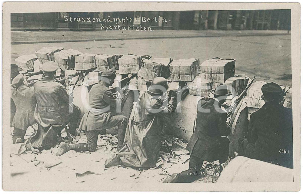 1919 BERLIN - SPARTACIST UPRISING - Stressenkämpfe - Spartakisten *Postcard Cartolina postale d'epoca, non viaggiata.CONDIZIONI: VP (piegatura diagonale)FORMATO: 14x9 cm    originale e autentica 1