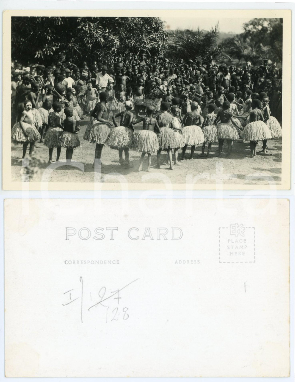 1930 ZAGOURSKI «L'Afrique qui disparaît» Fête circoncision *OUBANGI CHARI n.127  Fotocartolina postale d'epoca, appartenente alla serie &laquo;L'Afrique qui dispara&icirc;t&raquo; del fotografo Casimir Zagourski (L&eacute;opoldville).N&deg; 127, non viaggiata.CONDIZIONI: G FORMATO: 14x9 cm    originale e autentica 1