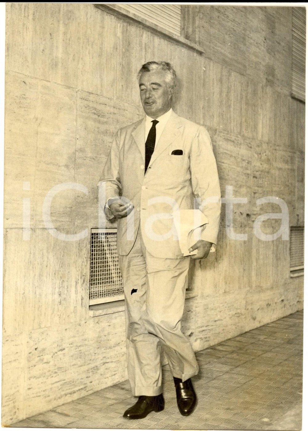 1959 ROMA Vittorio DE SICA si reca da Sophia LOREN con un copione *Foto 13x18