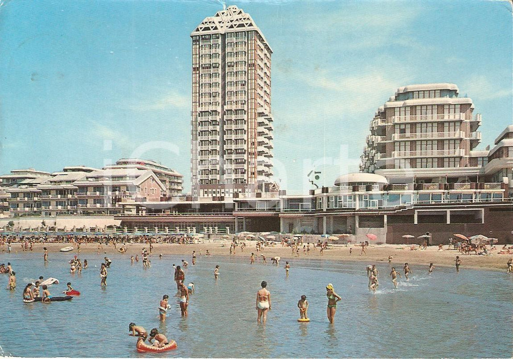 Cartolina originale da collezione 1976 NETTUNO (RM) Bagnanti alla spiaggia Scacciapensieri *Cartolina FG VG 1