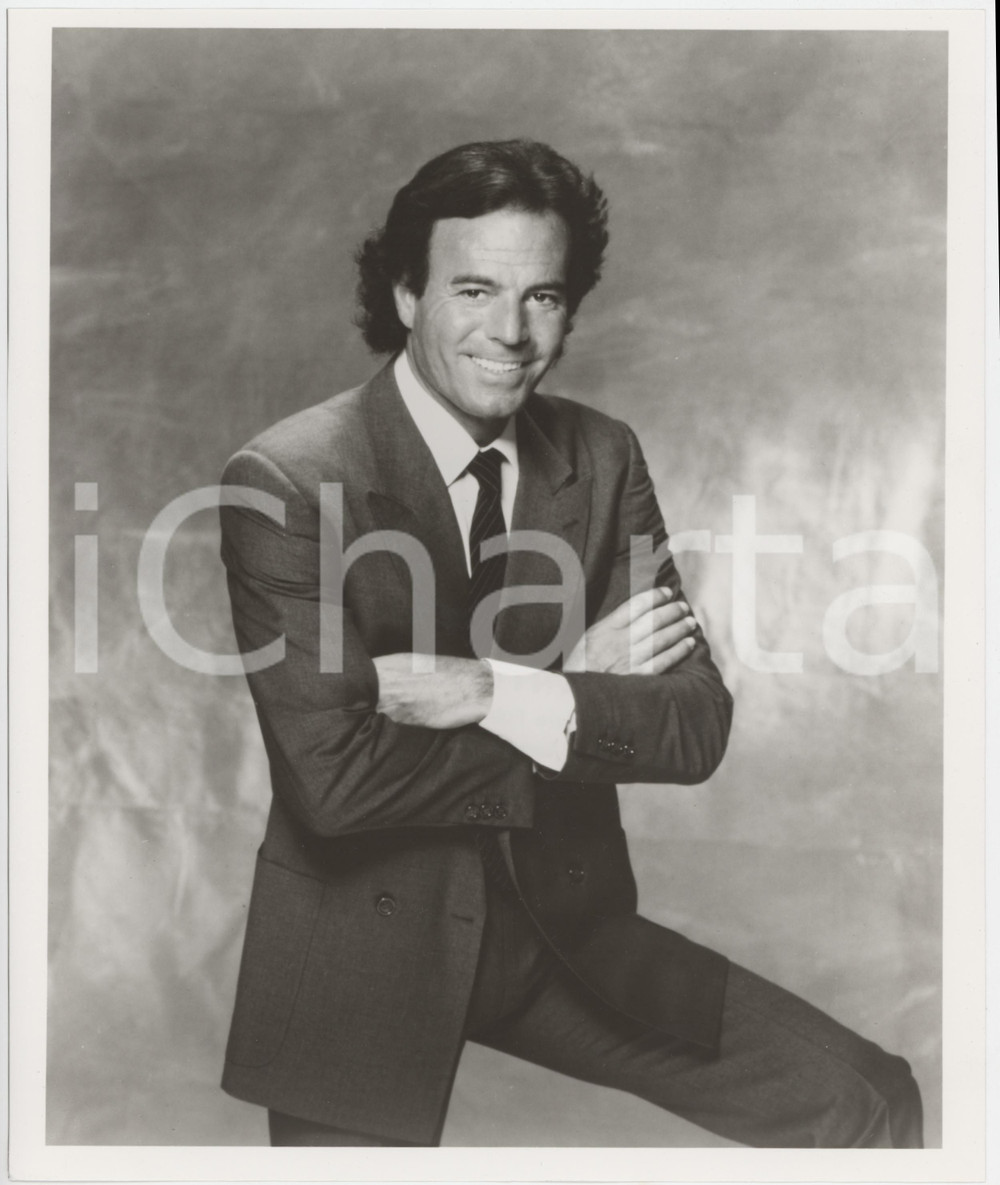 Fotografia d epoca originale 1985 ca MUSICA Julio IGLESIAS Ritratto cantante  Foto 20x25 cm 4 1