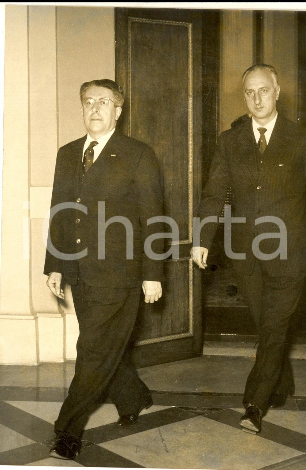 Fotografia d epoca originale 1960 ROMA QUIRINALE On. Pietro SECCHIA durante le consultazioni Foto 13x18 cm 1