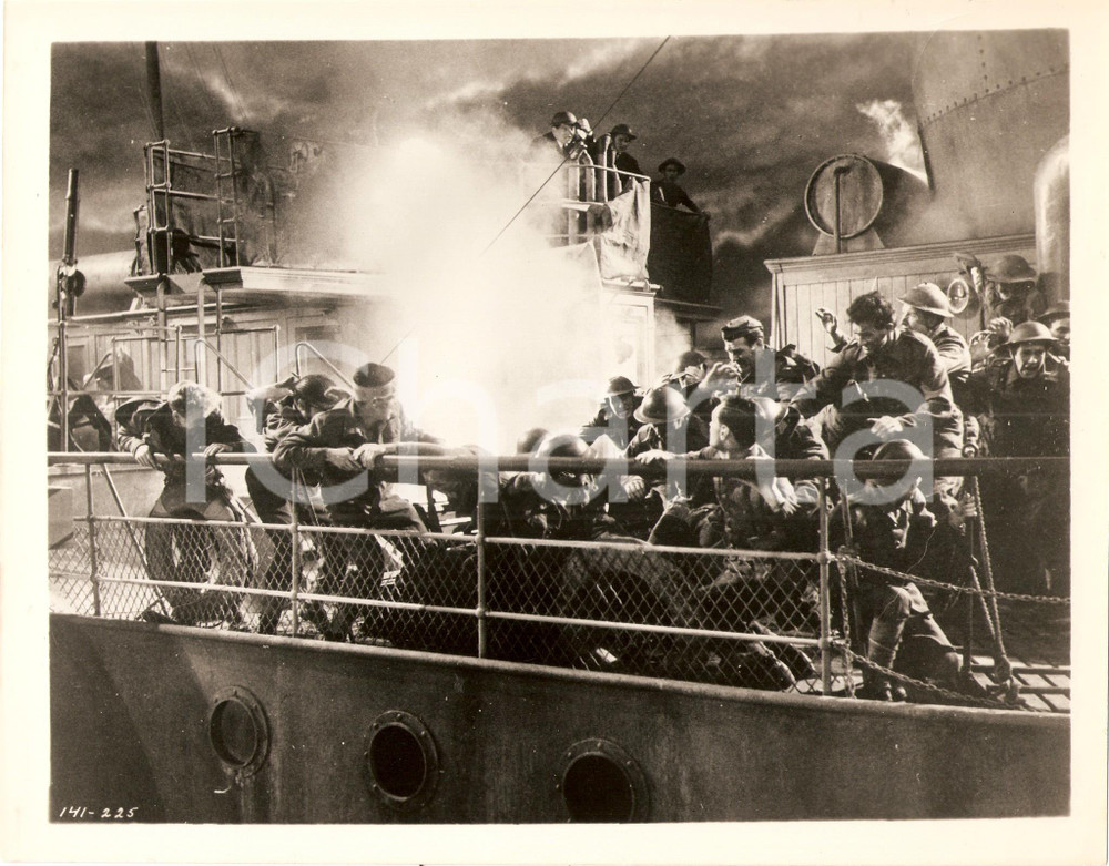 Fotografia d epoca originale 1958 CINEMA  DUNKERQUE Rissa a bordo di nave militare Regia Leslie NORMAN FOTO 1