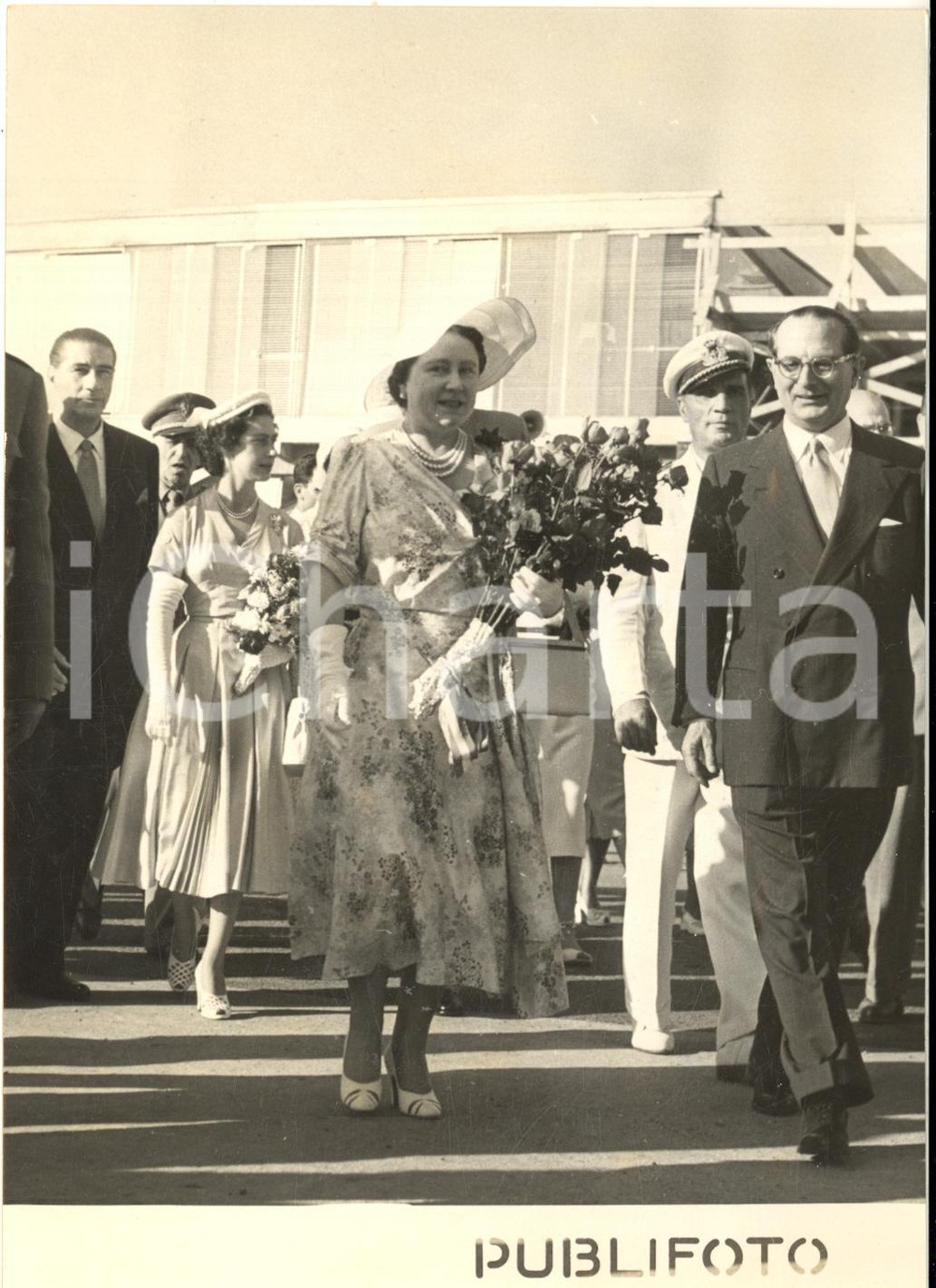 1953 ROMA Regina Madre e Principessa MARGARET d'Inghilterra in aeroporto - Foto