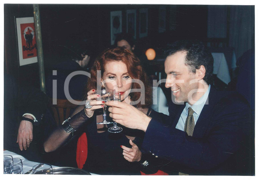 Fotografia d epoca originale 1995 MILANO ? Cena GREENPEACE  Marina RIPA DI MEANA Renato NERI Foto 1 1