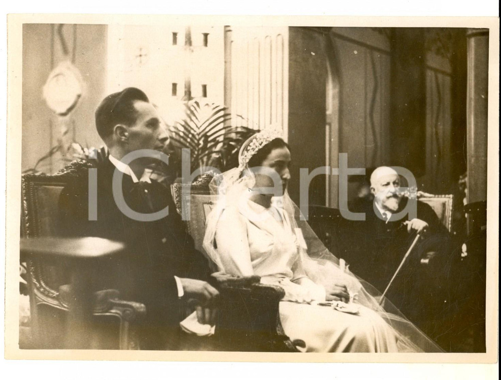 Fotografia d epoca originale 1937 ROMA ? Coppia di sposi durante la cerimonia Fotografia VINTAGE 18x13 1