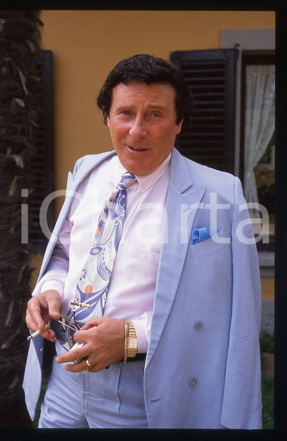 35mm vintage slide* 1990 ca COSTUME Ugo FRISOLI - Ritratto del presentatore (2)