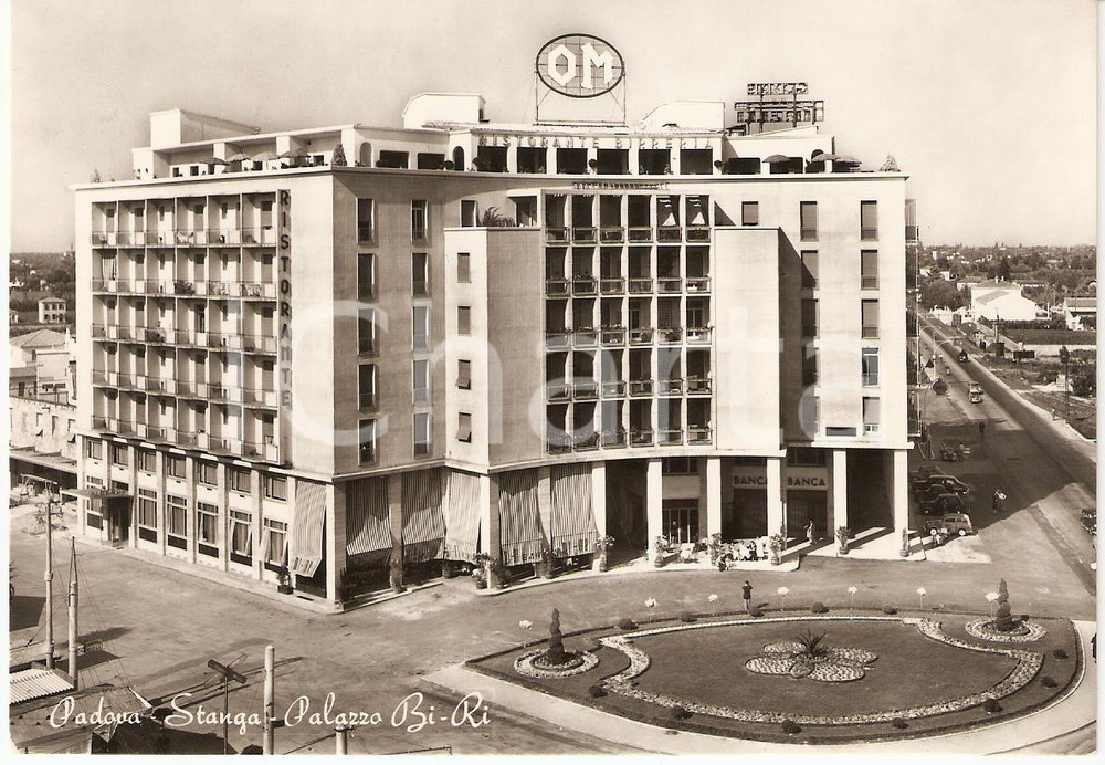 Cartolina originale da collezione 1953 PADOVA Rione Stanga PALAZZO BIRI OM Carrelli elevatori ANIMATA FG VG 1