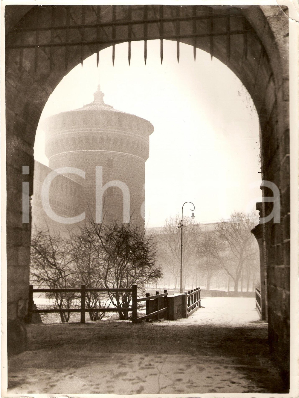 Fotografia d'epoca originale 1938 MILANO Prima nevicata al Castello Sforzesco *Vera fotografia 18x24 cm 1