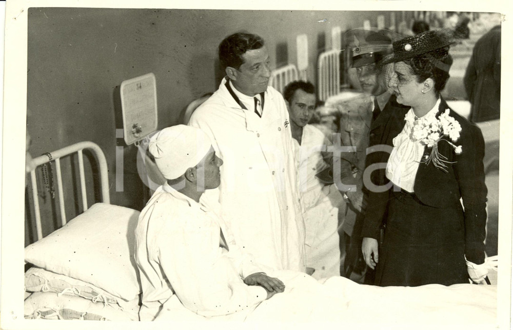 Fotografia d epoca originale 1939 CASERTA Ospedale Militare Pedro GARCIA CONDE con feriti guerra SPAGNA Foto 1