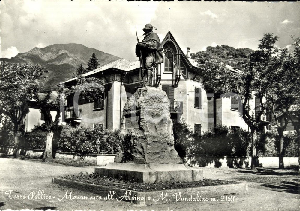 Cartolina originale da collezione 1955 TORRE PELLICE TO Monumento all Alpino e monte VANDALINO Cartolina FG NV 1