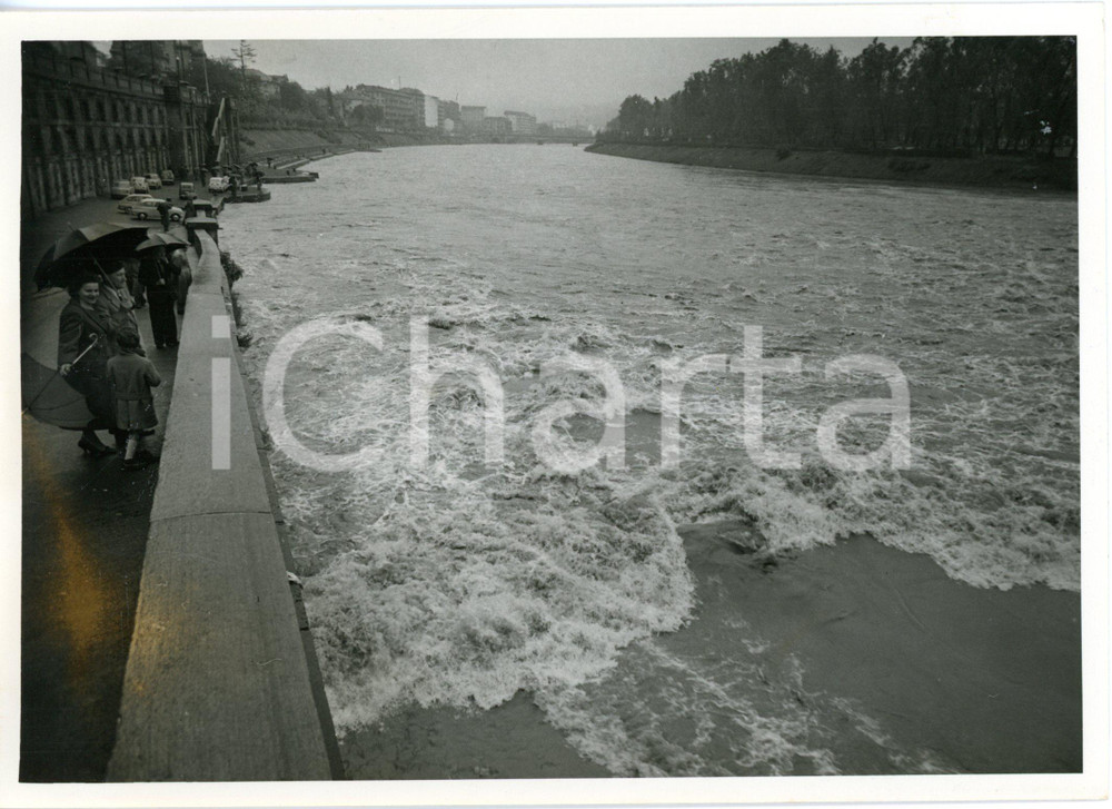 1957 ALLUVIONE A TORINO - Veduta del fiume PO in piena *Foto 18x13 cm