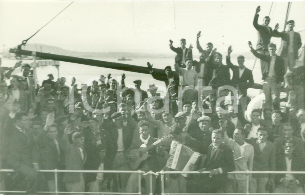 Fotografia d epoca originale 1935 NAPOLI Coloni in partenza per AFRICA ORIENTALE Fotografia 1