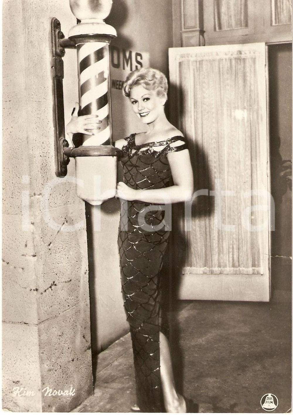 Cartolina originale da collezione 1950 circa  KIM NOVAK Fotografia seriale DEAR FILM FG NV 1