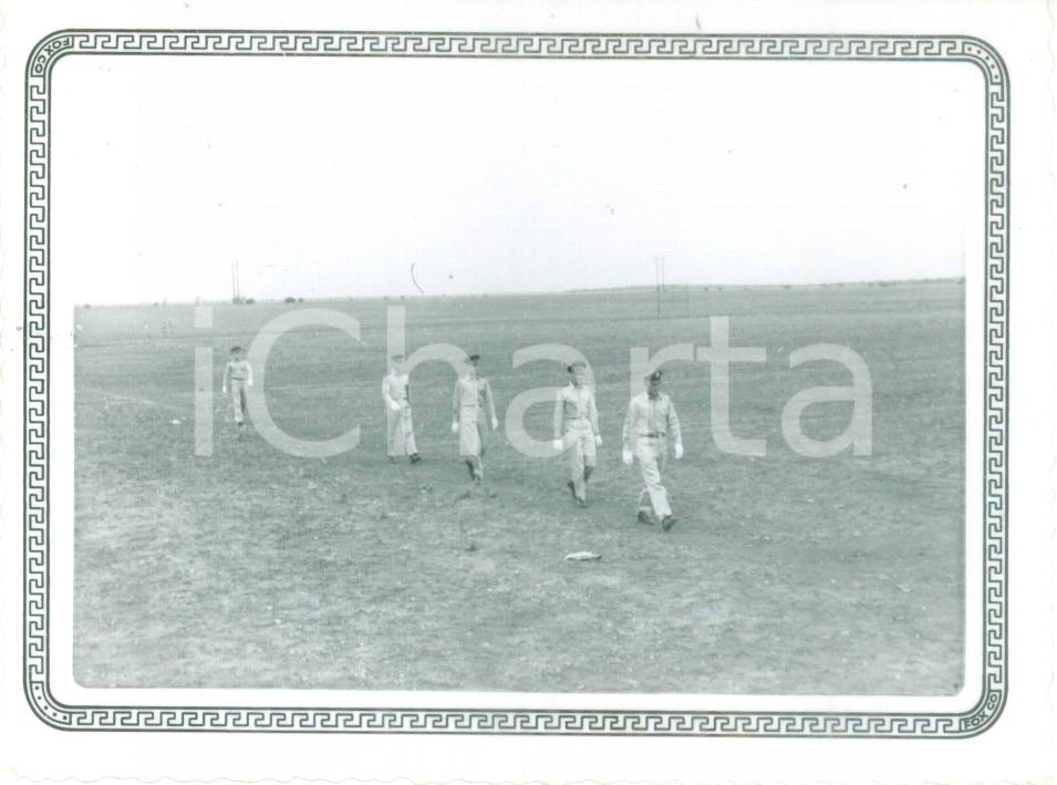 Fotografia d epoca originale 1953 SAN ANTONIO, TEXAS USA Ufficiali francesi in marcia Fotografia 1