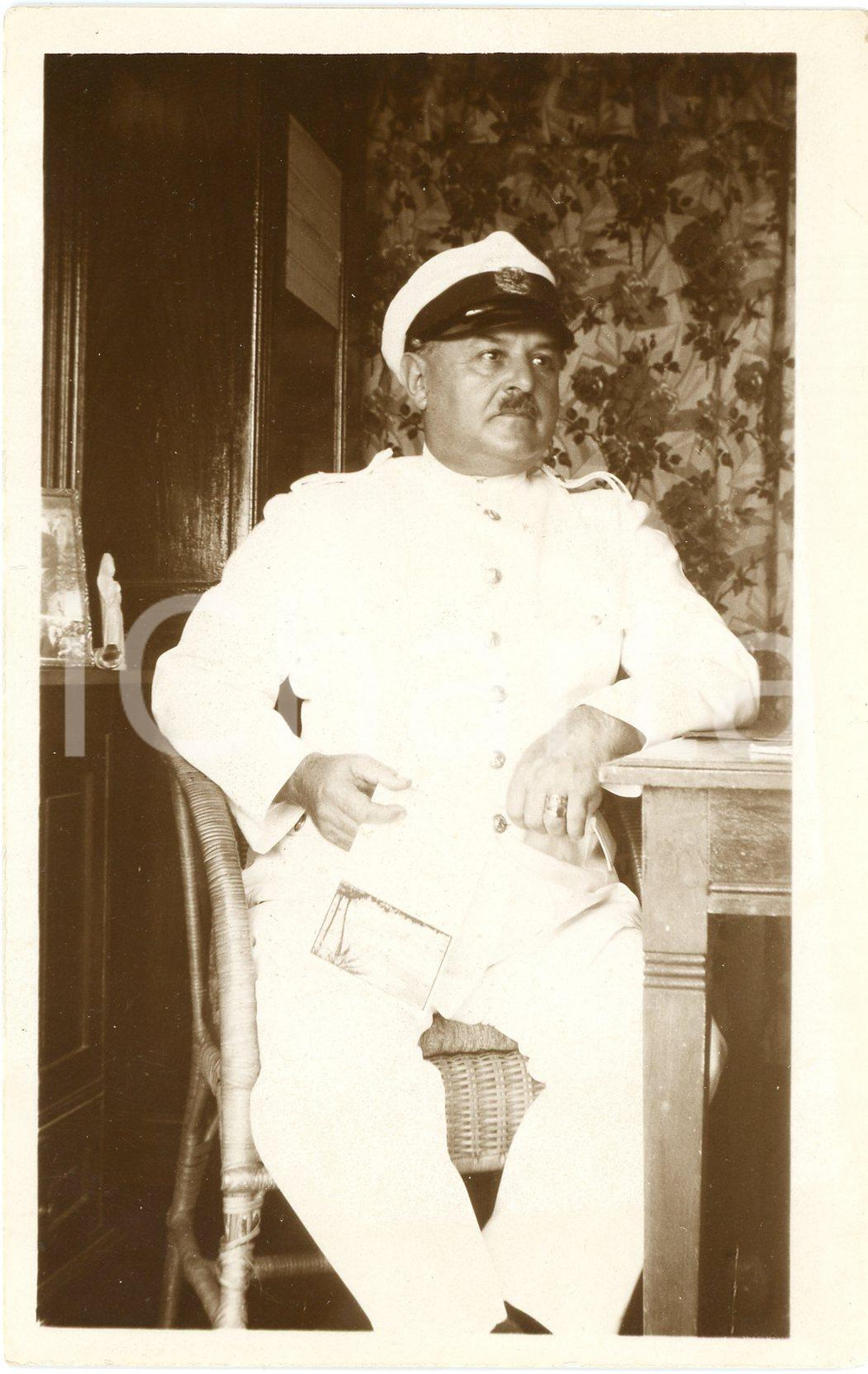 1935 CONGO BELGE Portrait d'officier de marine - Photo 9x14 cm Fotografia d'epoca, in formato cartolina postale, con dedica al verso. GOOD/buono  Formato: 9x14 cm originale e autentica 1