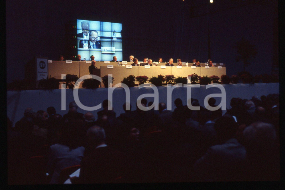 35mm vintage slide* 1995 ca MILANO Francesco CESARINI parla agli azionisti BPM 2