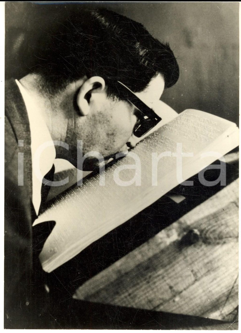 1968 POLAND Michael KIESOW legge in Braille con la bocca - Foto 13x18 cm